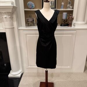 Tahari by Arthur S. Levine Black Sleeveless Ruched Sheath Dress – Size 8